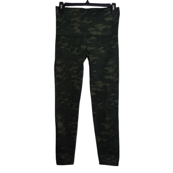 SPANX Look At Me Now Seamless Leggings In Camouflage Green Print Size XL (14-16) - Picture 1 of 15